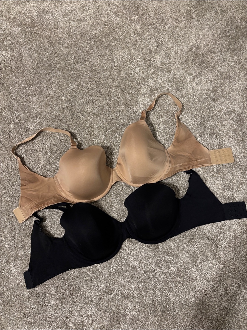 Bundle of two Soma Vanishing 360 Perfect Cover Bras in Nude and Black
